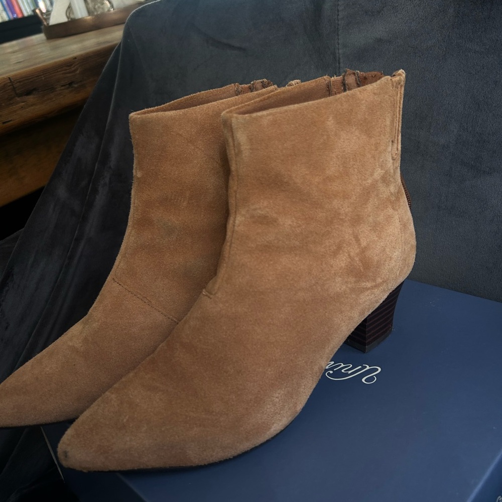 Size 8 Clark’s Booties